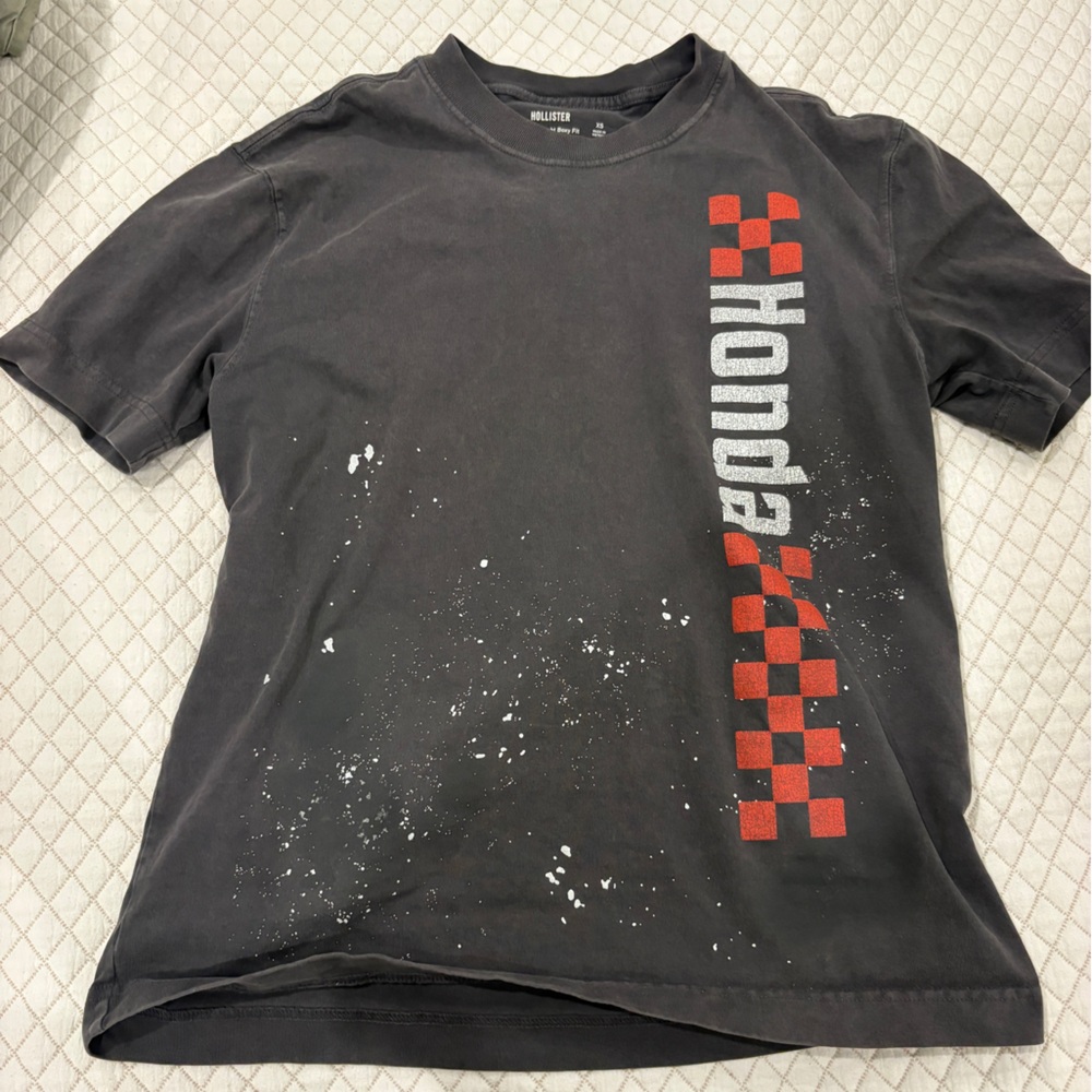 Hollister Black and Red Graphic T-Shirt